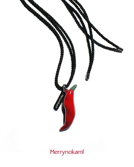 Ожерелье-шнурок с подвеской  "Перчик Чили"