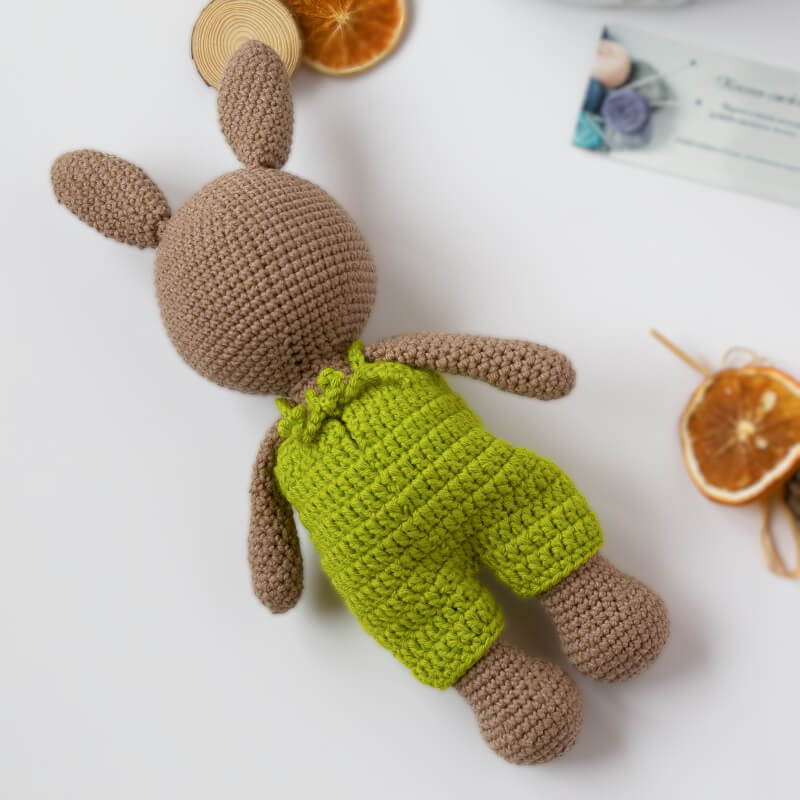 Игрушка мягкая интерьерная - зайчик вязаный цвета светлого какао "Bunny"