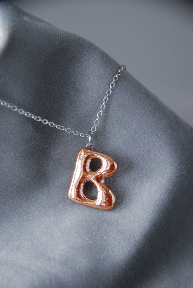 Буквы-буквицы керамические ручной работы В, О и V