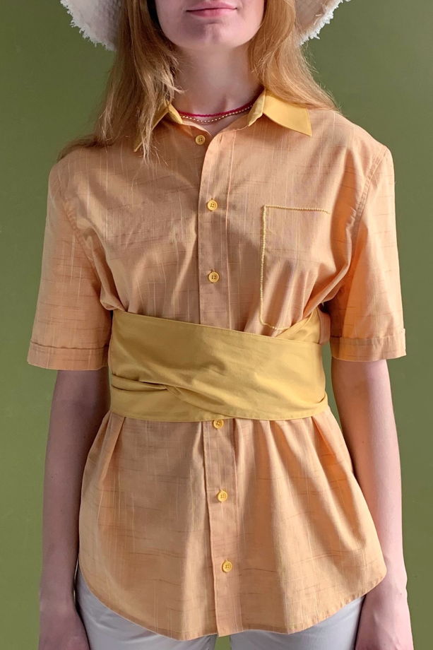 Женская летняя рубашка с вышивкой