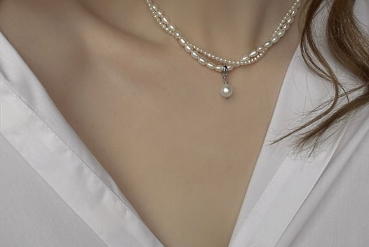 Колье ручной работы двойное из натурального жемчуга с подвеской