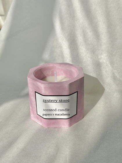 Ароматическая свеча Папайя х макадамия в розовом гипсовом подсвечнике ручной работы 60 мл