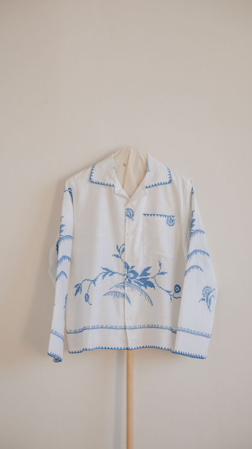 Белая Рубашка с Синей Вышивкой 1/White with Blue Embroidery Long Sleeve Shirt 1
