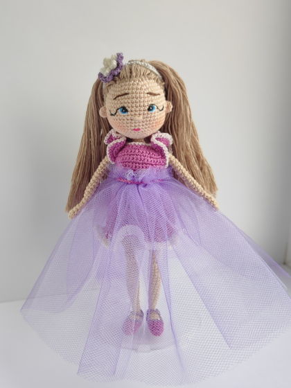 Кукла с набором одежды
