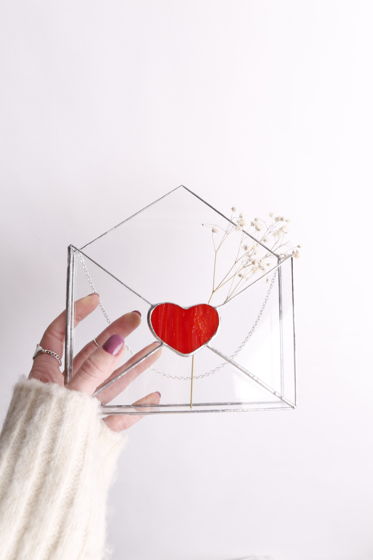 Стеклянный конверт с сердечком для хранения