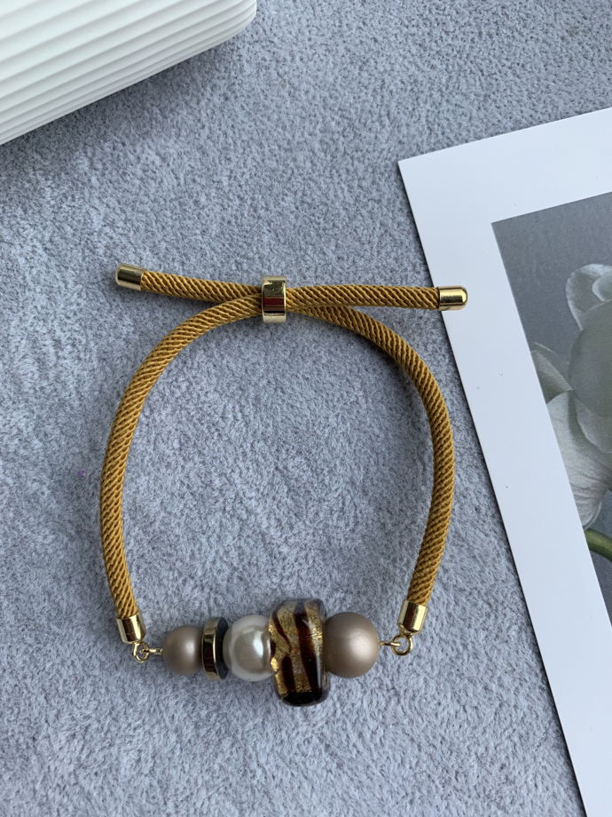 Браслет с жемчугом Майорка, гематитом и бусиной из муранского стекла «Бархатный капучино»