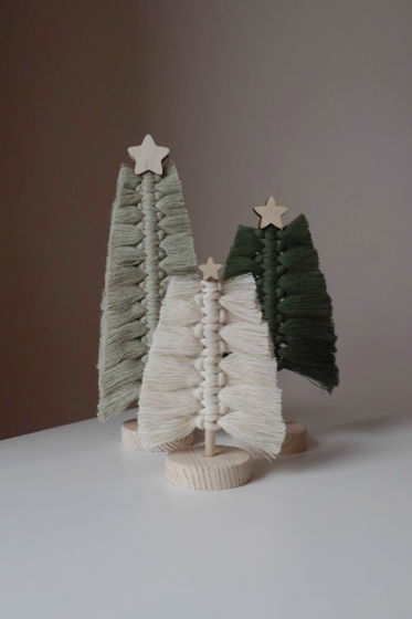 Комплект из трёх плоских настольных ёлочек тёмно-зелёной, светло-зелёной и белой "Рождество".