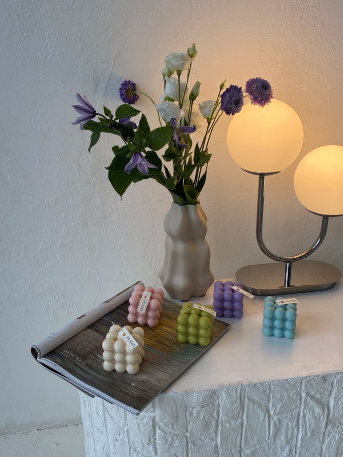 Свеча соевая голубая в форме куба (бабл) для интерьера, подарка и декора дома ручной работы Flama