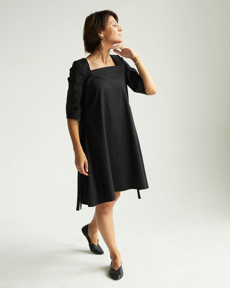 Платье-трансформер с квадратным вырезом в черном цвете