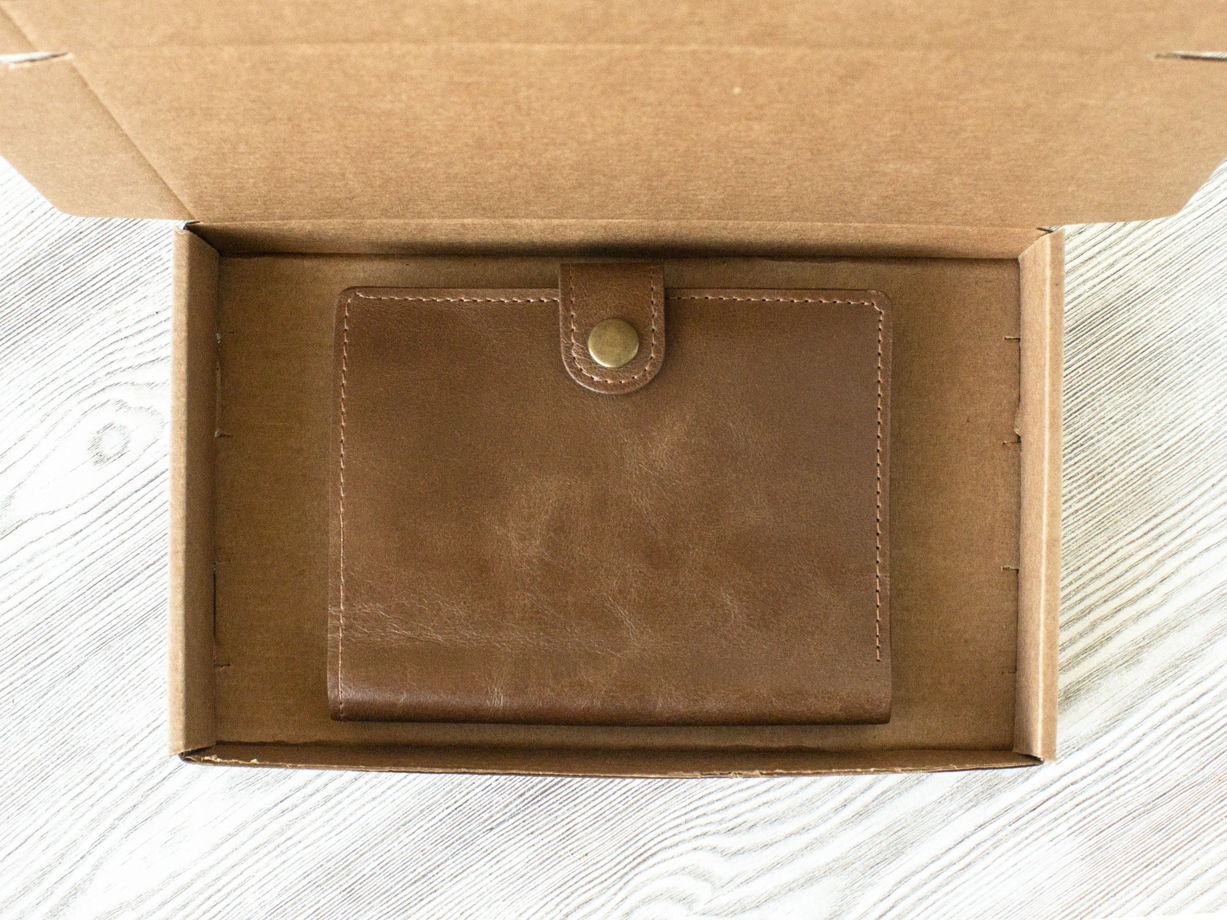 Портмоне из натуральной кожи для прав, СТС, банкнот, пластиковых карт, паспорта, страховки. VIRKUNEN