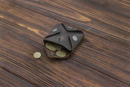 Монетница кожаная коричневая ручной работы HELFORD Квадро