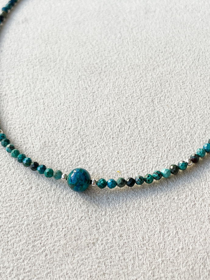 Чокер из хризоколлы