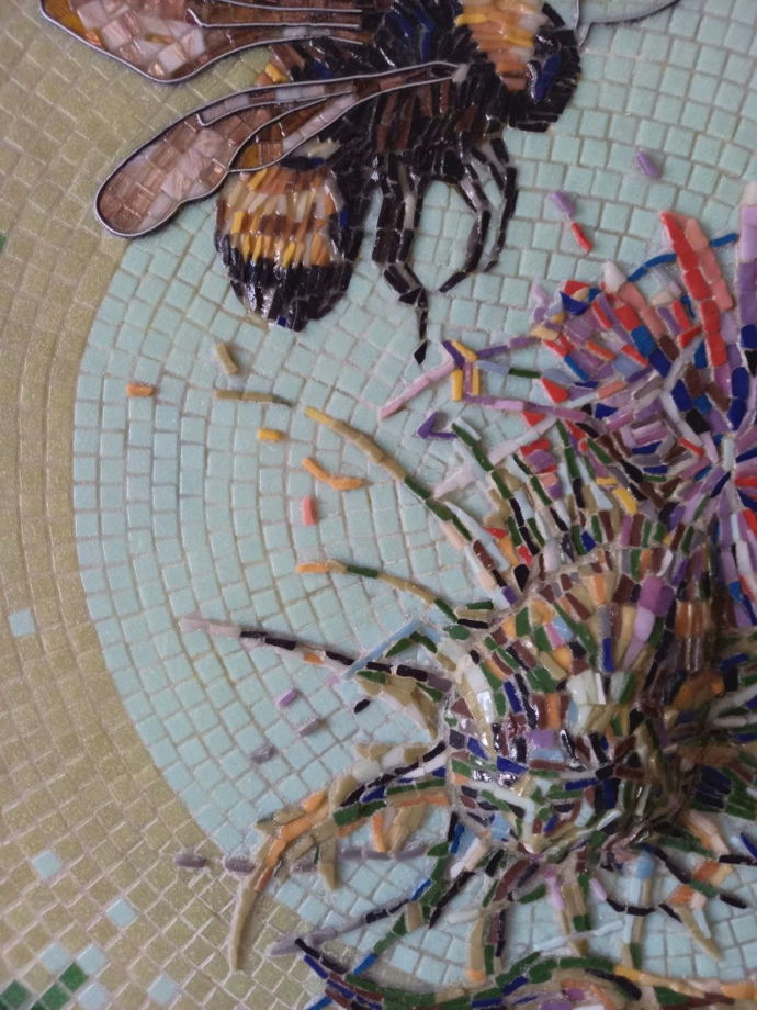 Настенное мозаичное панно " Пчела и чертополох"
