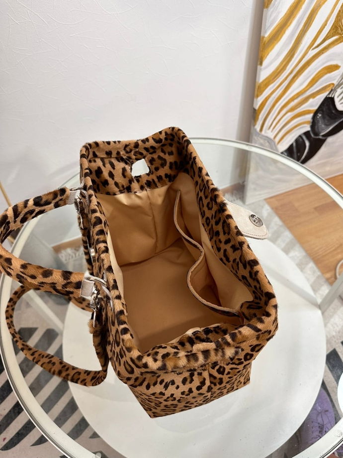 Саквояж-сумка ридикюль из натурального меха леопард
