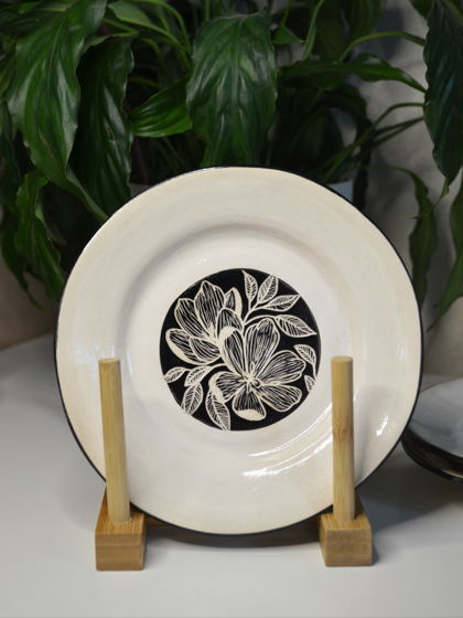 Керамическая плоская тарелка "Магнолия", диаметр 17см