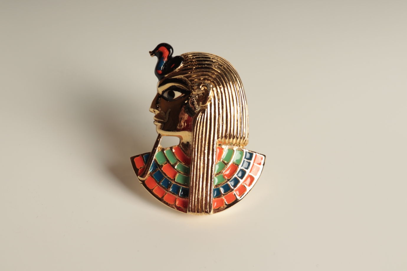 Винтажная брошь Нифертити от английской фабрики Sphinx