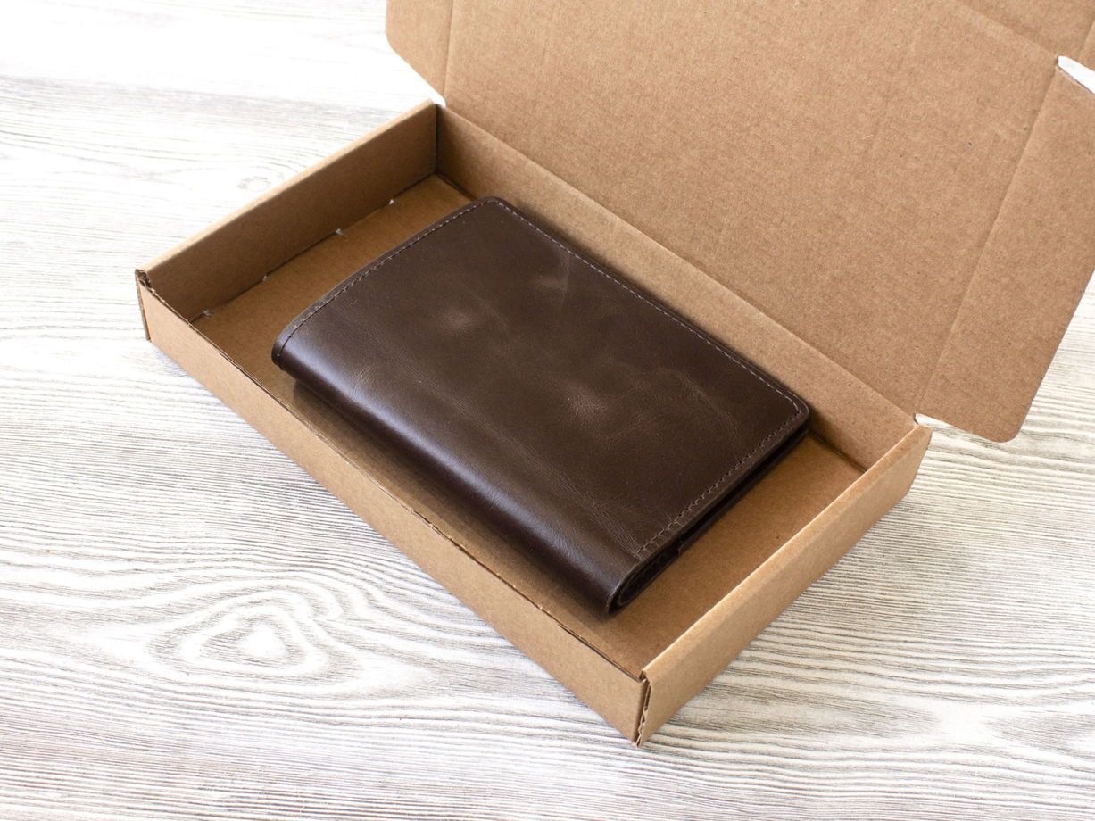 Портмоне из натуральной кожи для прав, СТС, банкнот, пластиковых карт, паспорта, страховки. VIRKUNEN