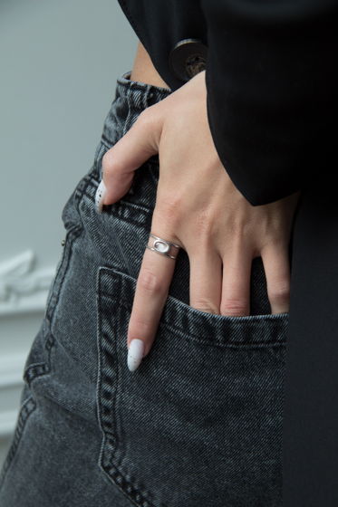 Серебряное кольцо «Холодок» с топазом ручной работы