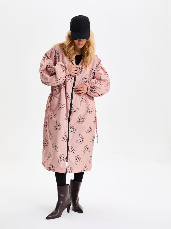 Плащ с бульдогами