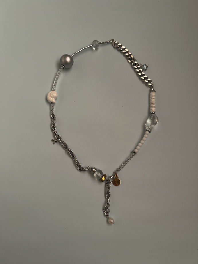 Колье с цепями и ракушкой