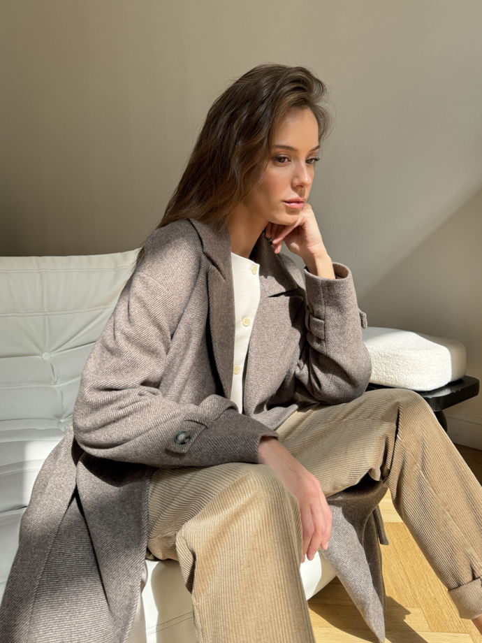 Пальто шерстяное с поясом