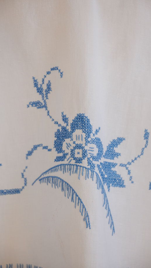 Белая Рубашка с Синей Вышивкой 1/White with Blue Embroidery Long Sleeve Shirt 1