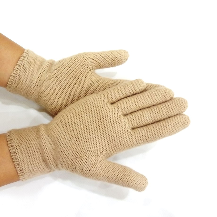 Зимние женские перчатки бежевого цвета , шерсть мериноса50% шерсть альпака50%