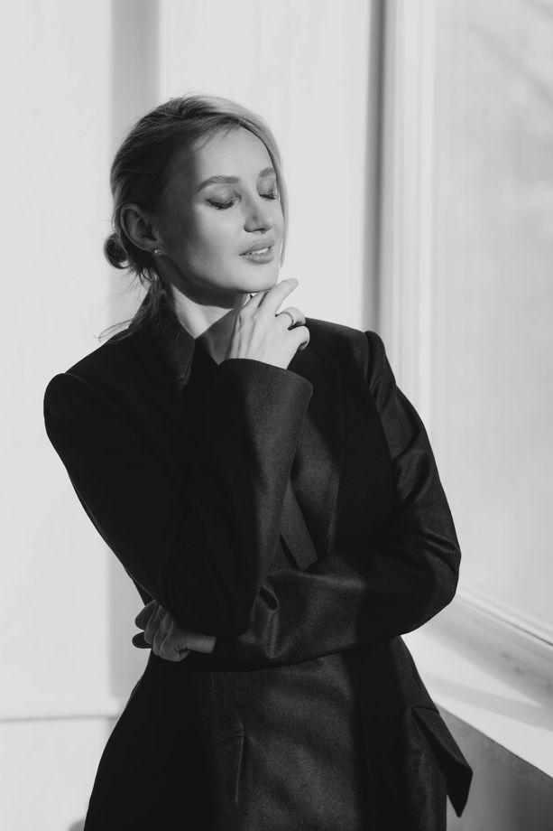 Жакет архитектурный из темно-синей шерсти Hugo Boss на подкладе