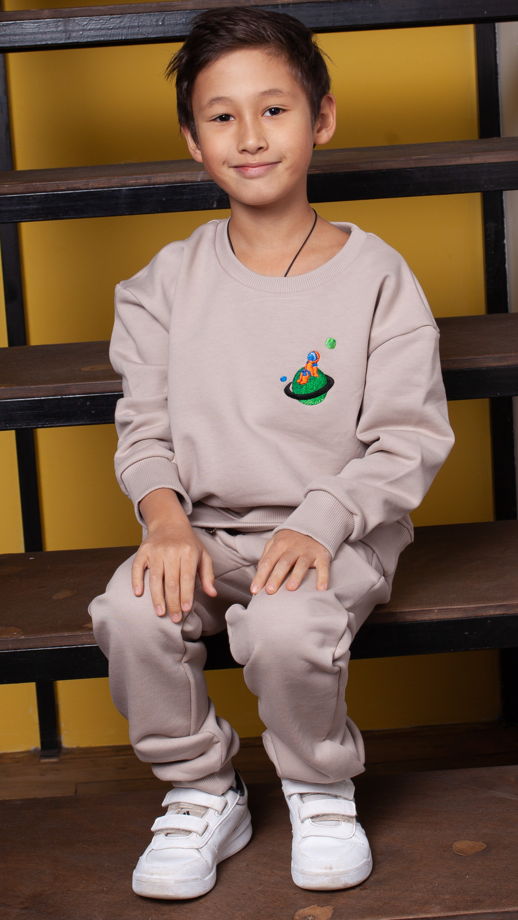 Свитшот детский оверсайз с вышивкой "космонавт", 100% хлопок, цвет бежевый