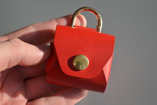 Чехол Airpods 4 ручной работы из натуральной кожи Buttero Red