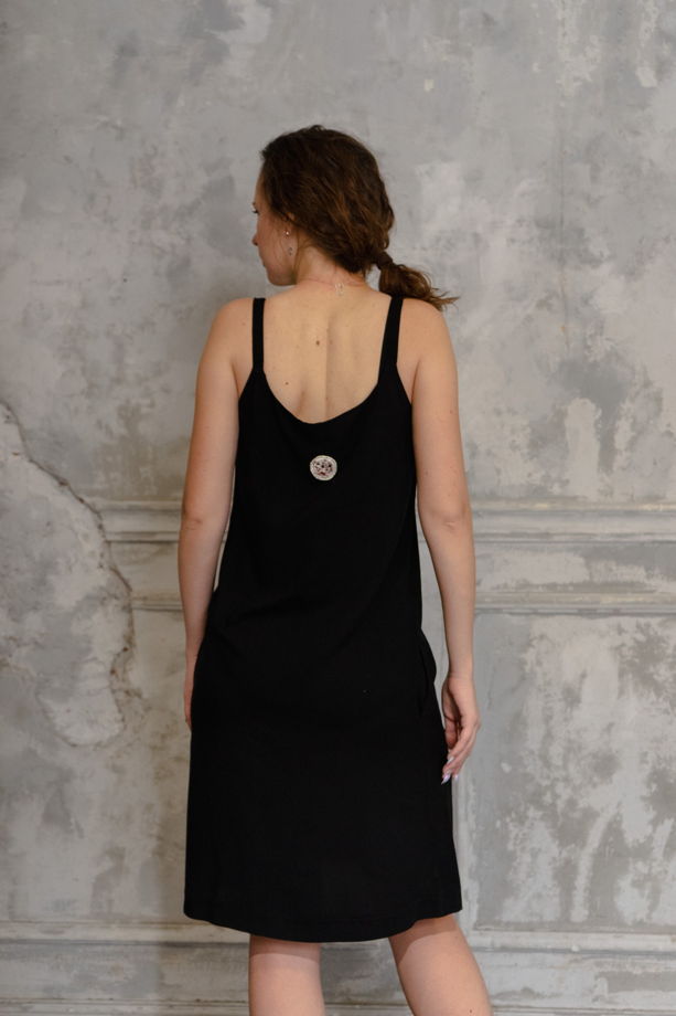 Платье-комбинация с вышивкой на спинке
