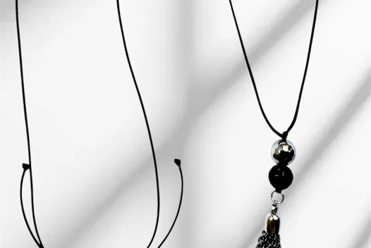 Кисточка из цепей с агатом и гематитом на шнурке