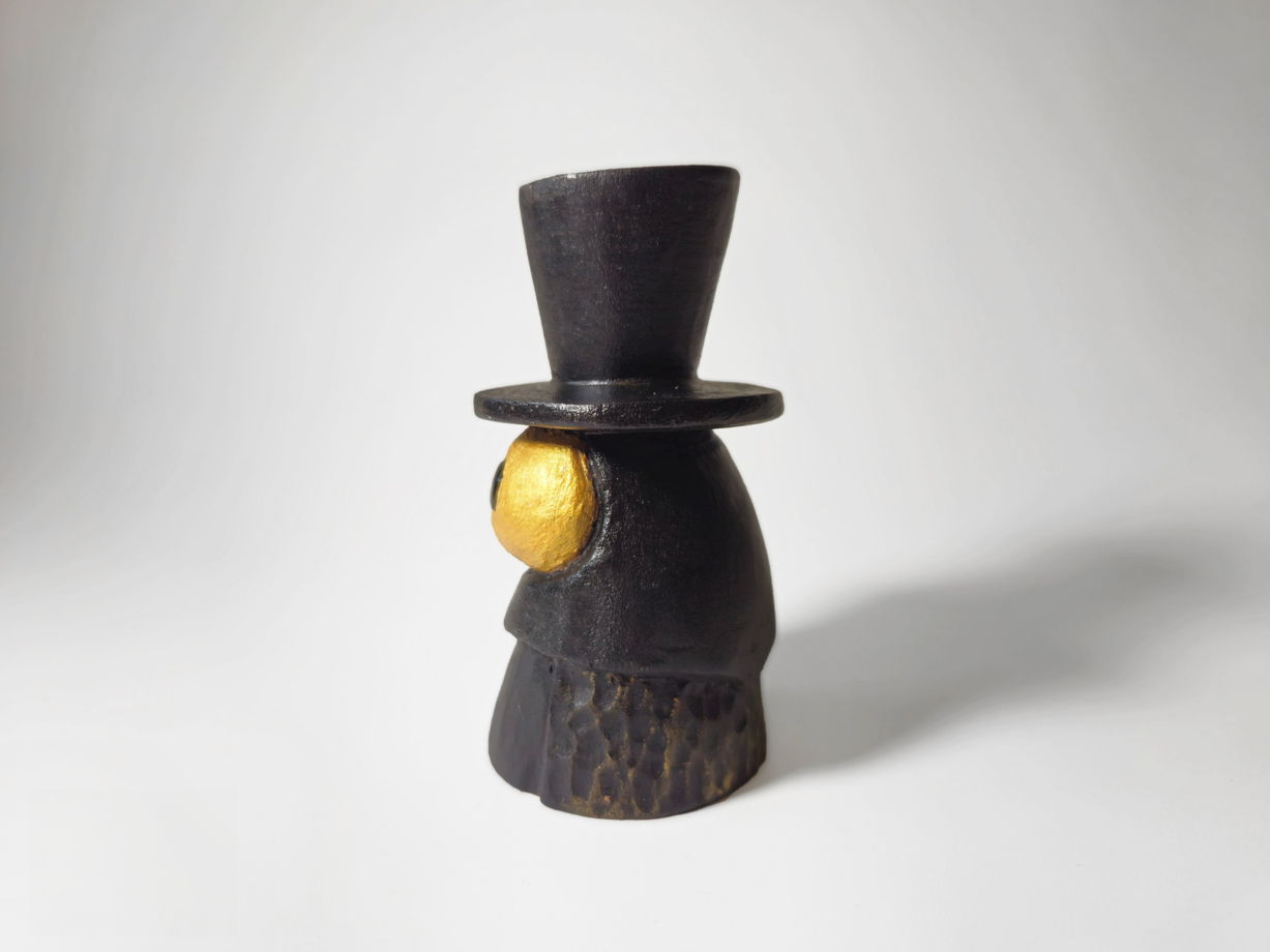 Деревянные статуэтки "Чумной доктор"