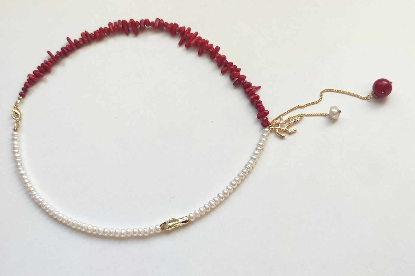 Чокер из жемчуга и коралла