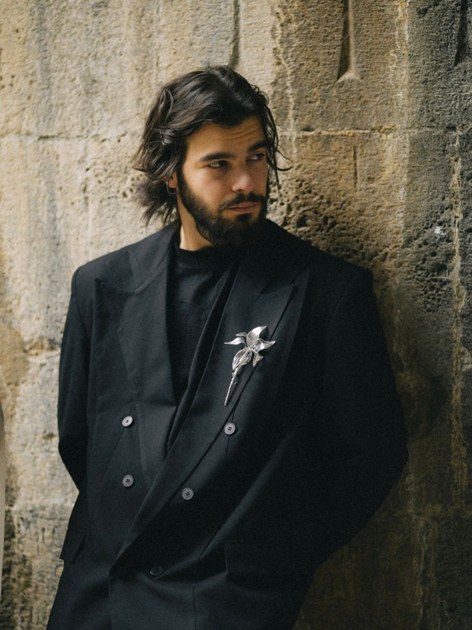 Цветок брошка лилия