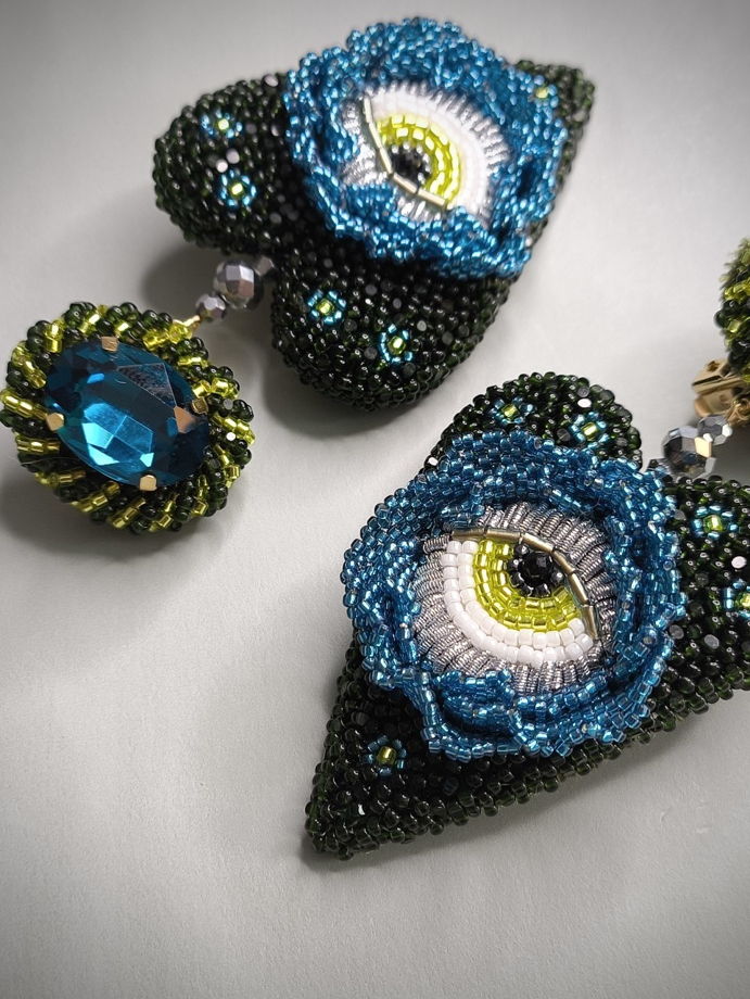 Серьги из бисера Глаза в цветах