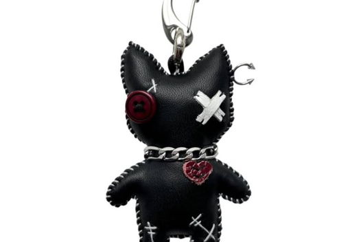 Брелок в стиле y2k