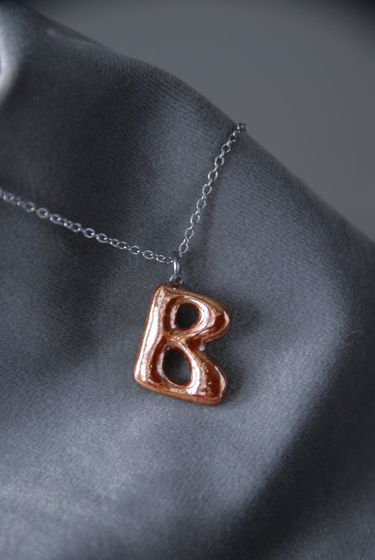 Буквы-буквицы керамические ручной работы В, О и V