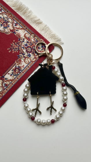 " Избушка" Обвес/Брелок черный на сумку, телефон, ключи