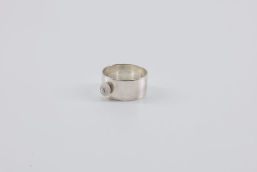 Серебряное кольцо с фарфором из серии «illusory»
