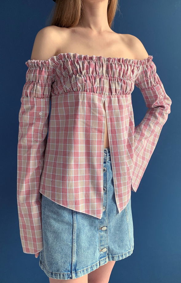 Летняя блузка с открытыми плечами