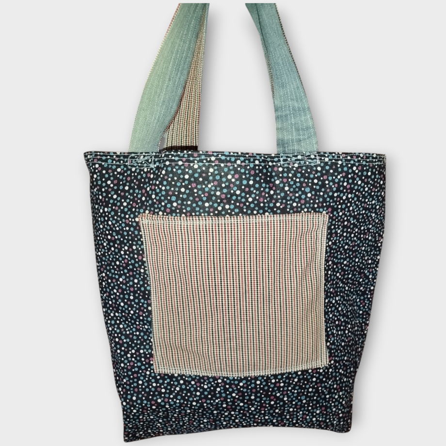 Сумка шопер из переработанного денима ручной работы.