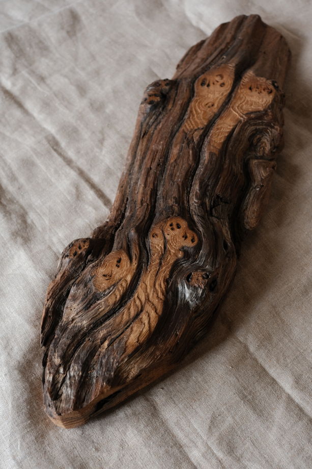 Поднос из дрифтвуда