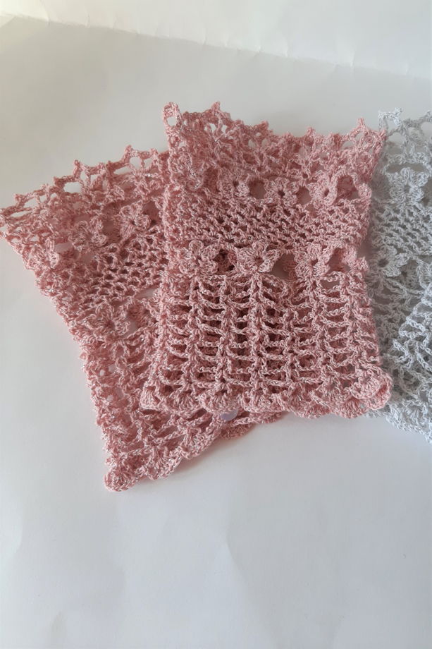 Ажурные манжеты вязаные из хлопка с люрексом розовые