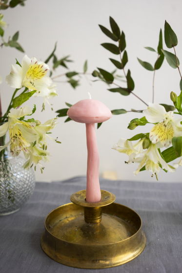 Столовая свеча ручной работы "Подосиновик" цвет розовый