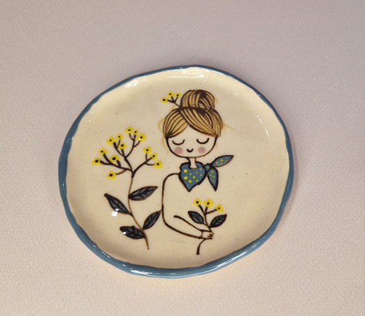 Тарелка керамическая, коллекция "Маленькие женщины", 10 см