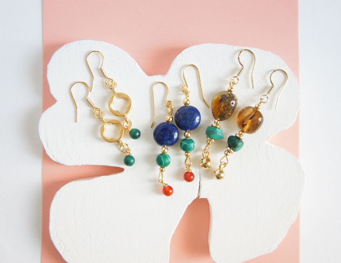 Матовые позолоченные серьги четырехлистный клевер малахит