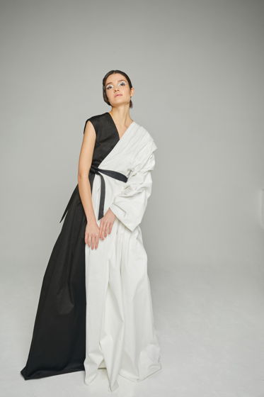 Черно-белое платье кимоно