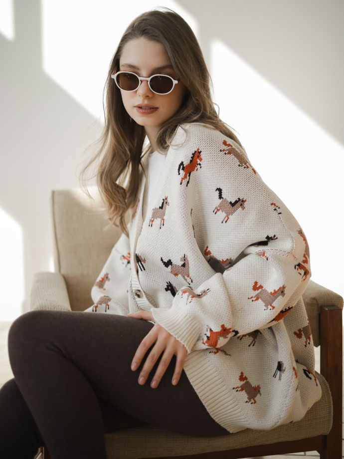 Кардиган с лошадками