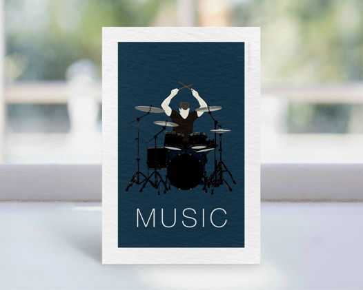 Дизайнерская открытка "Музыка: барабаны" формата 10х15см